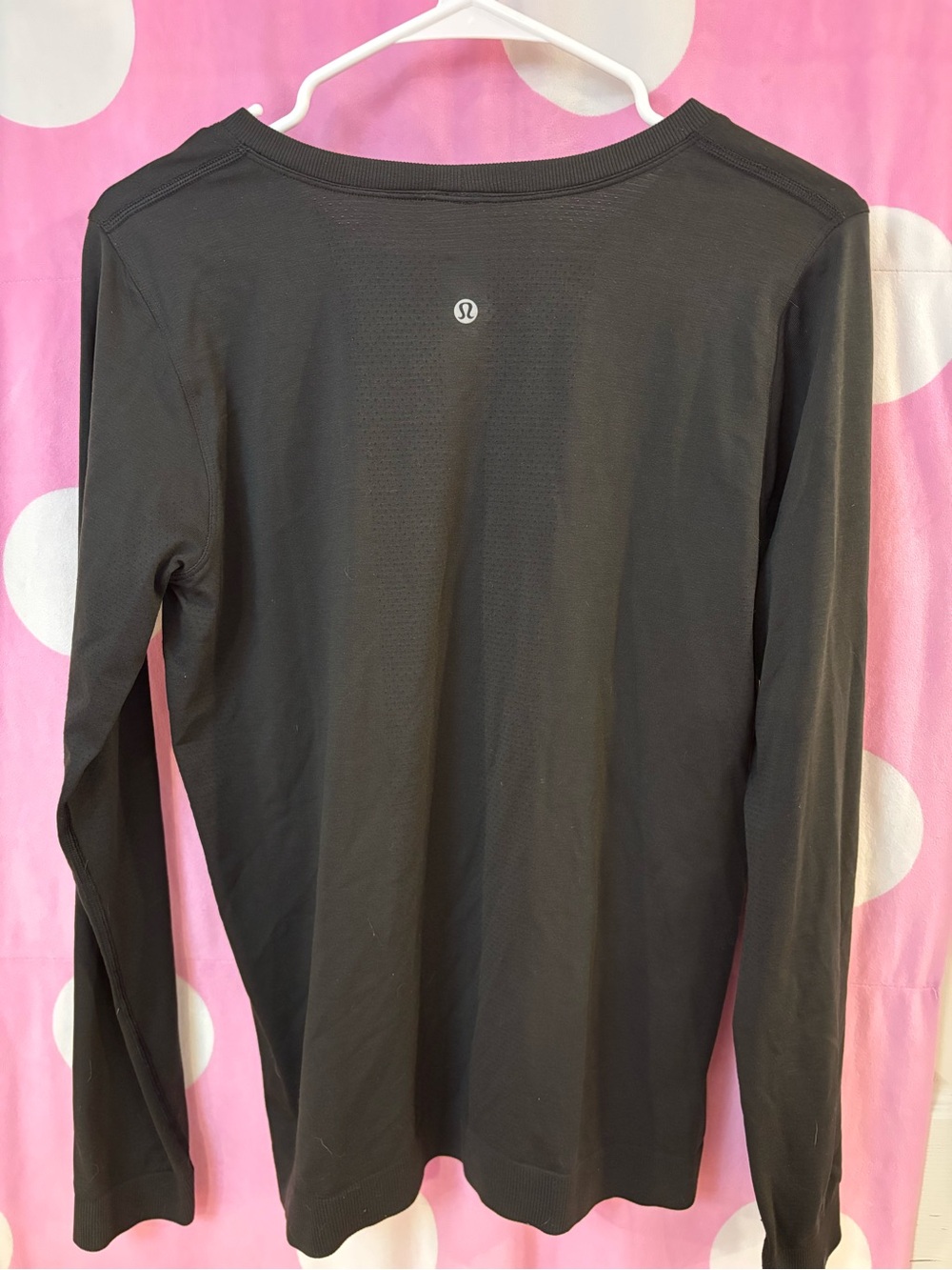 Lululemon women’s athletic Black Long Sleeve Top - Picture 2 of 2